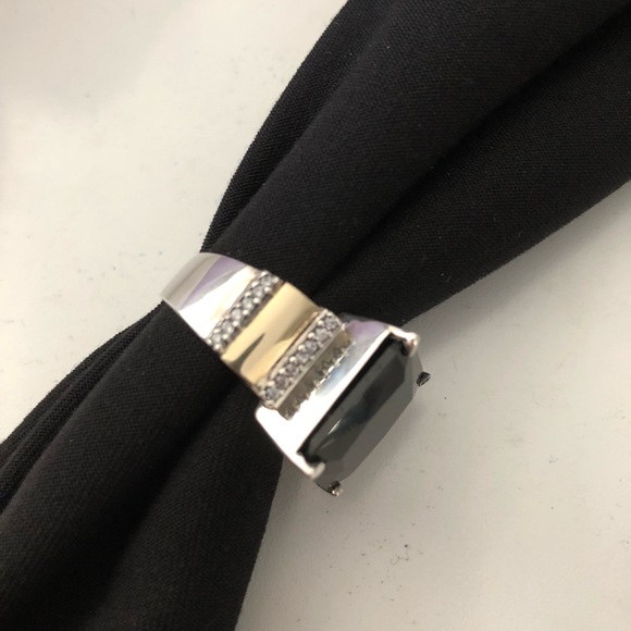 Ring - Picture 2 of 5